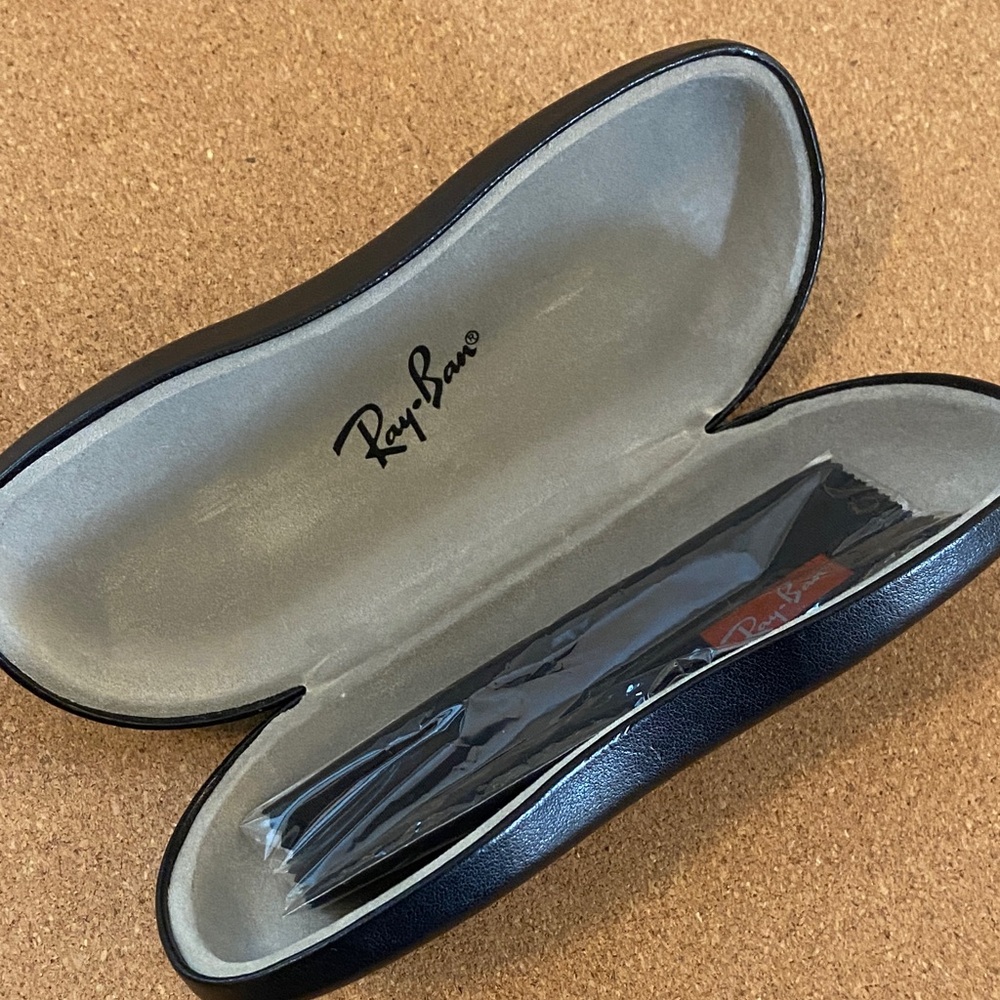 Ray-Ban Tortoiseshell Rectangular Glasses - Picture 11 of 12